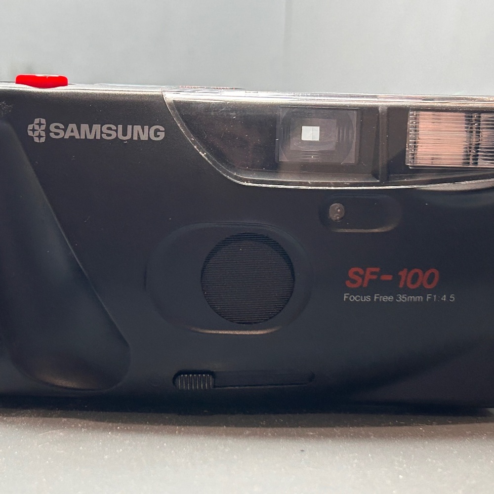 Samsung SF-100 35mm camera with original bag